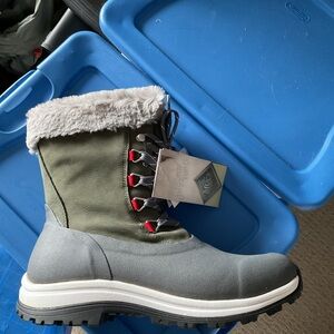 Muck Vibram Arctic Apres Grip Sole Technology Womens sz 11